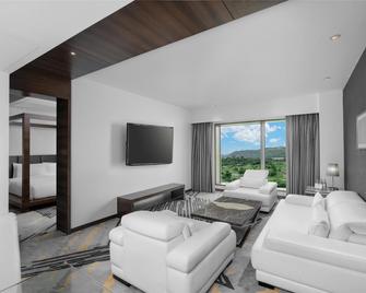 Country Inn & Suites by Radisson, Navi Mumbai - Navi Mumbai - Living room