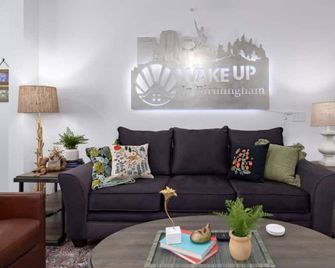 Lux 2 BR with private 2 bath Mins to Oak Mtn St Park - Pelham - Obývací pokoj