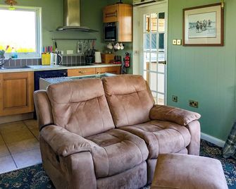 1 bedroom accommodation in Reiss, near Wick - Wick - Living room