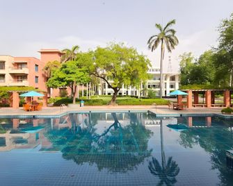 Jaypee Palace Hotel & International Convention Centre - Agra - Basen