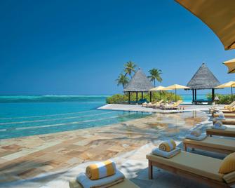 Four Seasons Resort Maldives at Kuda Huraa - Huraa - Spiaggia