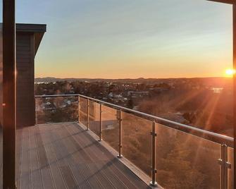 Lovely Home In Sandefjord With Jacuzzi - Sandefjord - Balkong