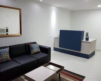 Pousada la Portella - Cabo Frio - Sala de estar