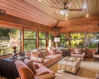 Calistoga Creek Side Mountain Estate - Middletown - Lounge