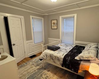 Furnished 2br Near Yale&va Parking - West Haven - Slaapkamer