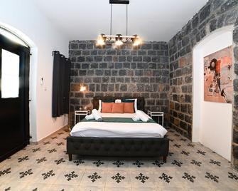 Bazelet Apartments - Tiberias - Bedroom