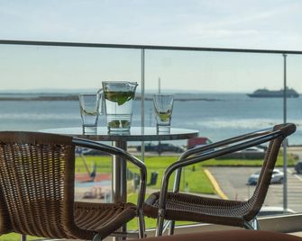 Exclusive Luxury Seafront 2 Bedroom 2 Bathroom Apartment - Galway - Balcony