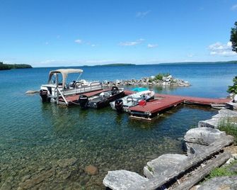 Royal York Cottage 5 - Providence Bay