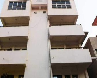 Townhouse Hatia Railway Station - Ranchi - Building