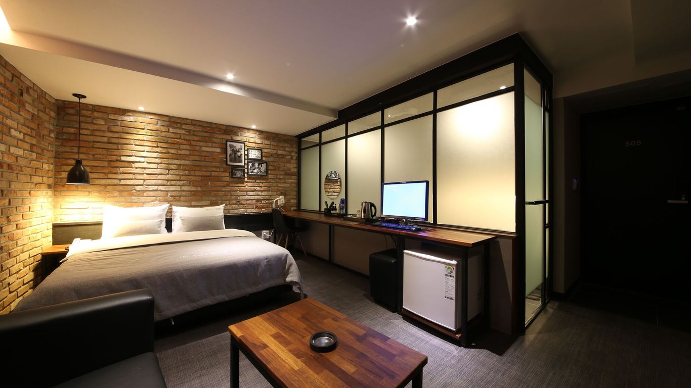 The Last Hotel Nampo