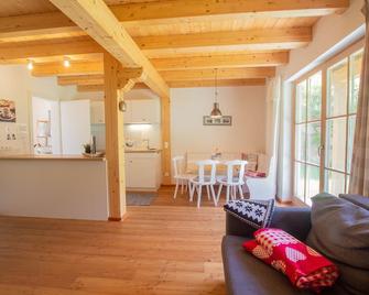 Lodge Enzian 194 im Tauerndorf Enzingerboden - Uttendorf - Wohnzimmer