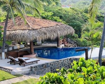 Casa Manzanillo Boutique Hotel - Troncones - Pool