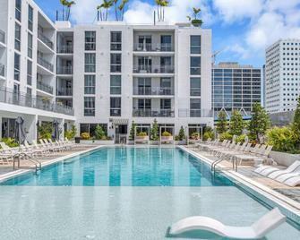 Charming 1 Bed plus Den Downtown Free Parking - Miami - Pool