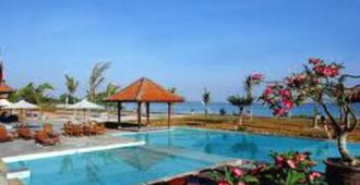 Lorin Belitung Hotel - Tanjung Pandan - Pool