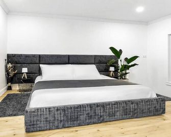 Maya Appartements & Suites - Кон-Кур-сюр-Луар - Спальня