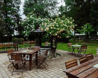 Gasthof Roseneck - Wallenfels - Patio