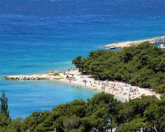 Apartments by the sea Promajna, Makarska - 17160 - Promajna - Playa