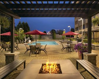 DoubleTree by Hilton Hotel Atlanta Northlake - Atlanta - Piscina