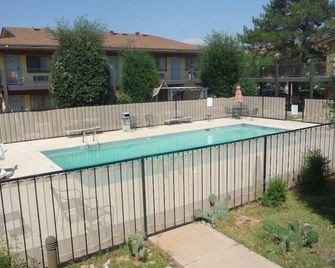 Sierra Inn Near Fort Huachuca Az - Sierra Vista - Pool