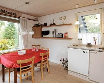 Beautiful Holiday Home in Roslev With Sauna - Roslev - Comedor