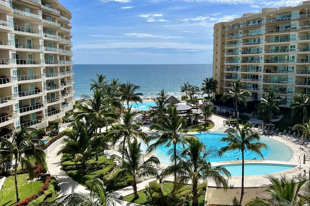 Beachfront Condo Delcanto Resort - Nuevo Vallarta - Pool