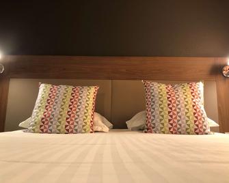 Campanile Chartres Centre - Gare - Cathédrale - Chartres - Bedroom