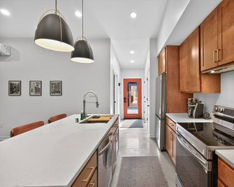 500 House - Unit A townhouse - Mequon