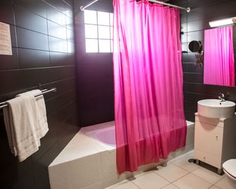 Hotel Laitau - Setúbal - Salle de bain
