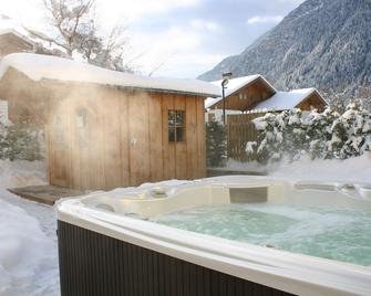 Residence Kristall- Fiemme Holidays - Predazzo - Piscina