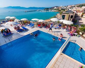 Derici Hotel - Kusadasi - Pool