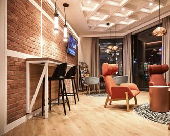 B&B HOTEL Kraków Centrum - Krakow - Lounge