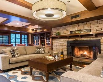 Chateau Beauvallon - מון טרמבלאן - סלון