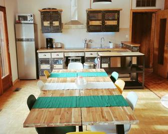 Individual chalet for up to 12 people. Tennis court. - Colroy-la-Roche - Salle à manger