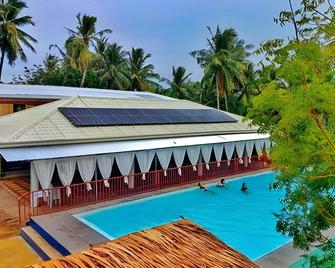 Iloilo Paraw Beach Resort - Iloilo City - Piscina
