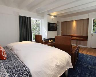 The Vagabond's House Boutique Inn - כרמל ביי דה סי - חדר שינה