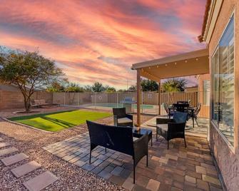 Kimberly Surprise - Surprise - Patio