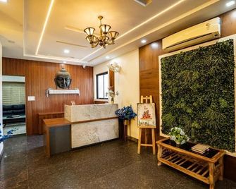 Aceotel Resort 7th Cloud - Indore - Accueil