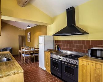 Les Huppes by Interhome - Saint-Saturnin-lès-Apt - Kitchen