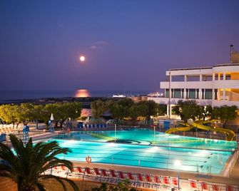 Corvino Resort - Monopoli - Piscina