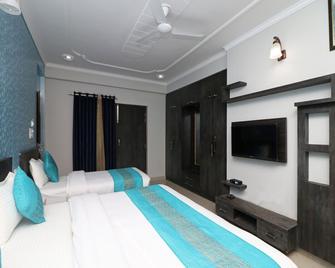 Royal Residency - Dhanaulti - Bedroom
