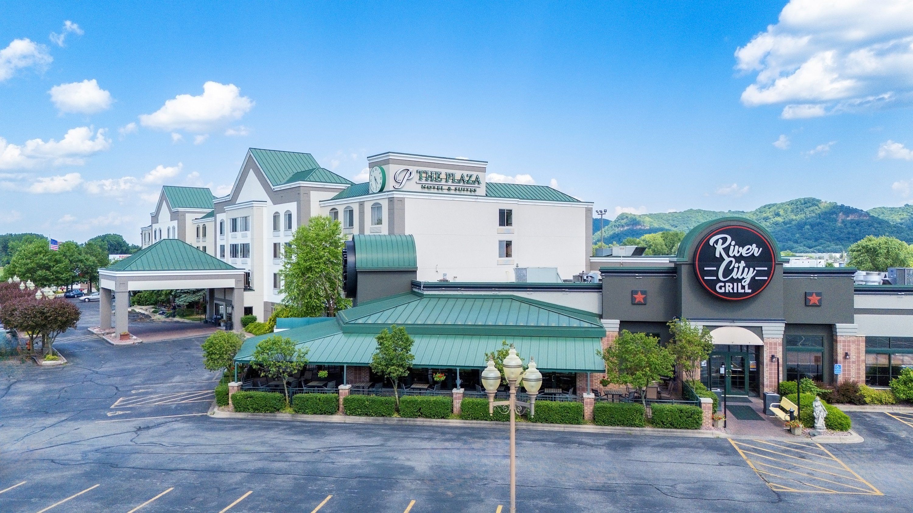 The Plaza Hotel And Suites - Winona - Edificio