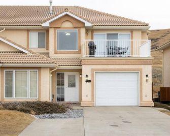 Paradise Canyon Golf Resort - Luxury Condo U401 - Lethbridge - Building