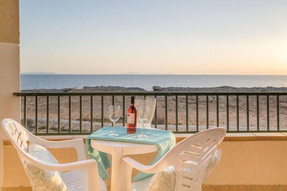 Bluesea Cabo De Baños - סיוטדליה דה מנורקה - מרפסת