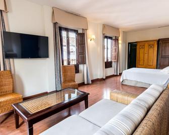 Hotel Plaza Nueva - גרנדה - חדר שינה