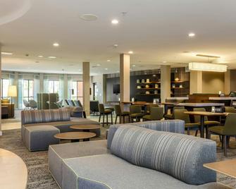 Courtyard by Marriott Roseville Galleria Mall/Creekside Ridge Drive - Roseville - Area lounge
