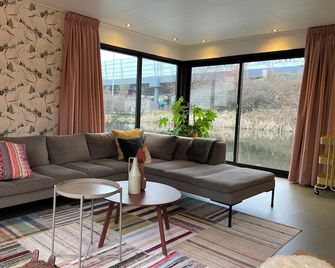 Unieke Woonark Met Privetuin En Free Par - Rotterdam - Living room