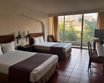 Hotel Fenix - גוואדאלחארה