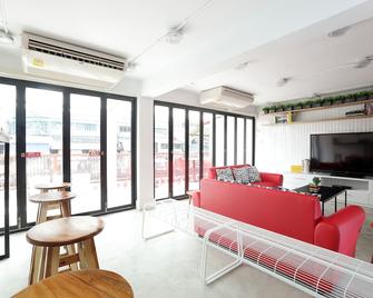 Smile Inn - Bangkok - Living room