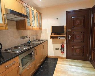 Hyde Park Suites - London - Kitchen