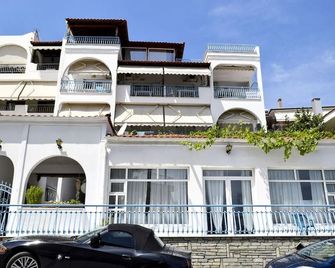 Pella Hotel - new - Néos Marmarás - Budova